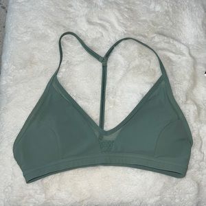 Y lululemon bra size 6